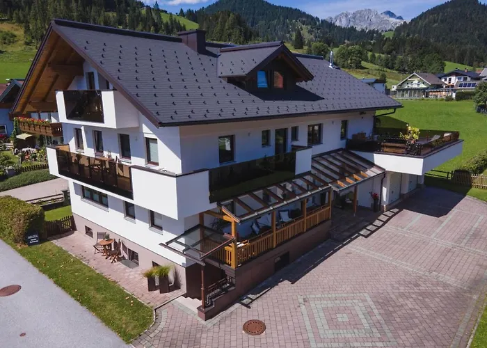 Maria Gstatter * Sankt Martin am Tennengebirge